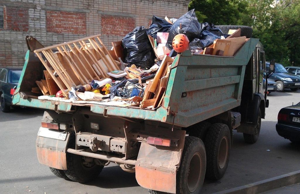Вывоз мусора из магазина в Волжском от ПроМусор: услуги, цена от 1773 руб., утилизация отходов