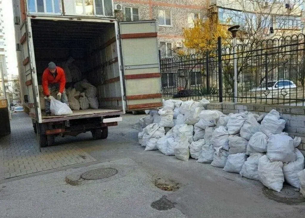 Вывоз мусора после переезда в Волжском в октябре
