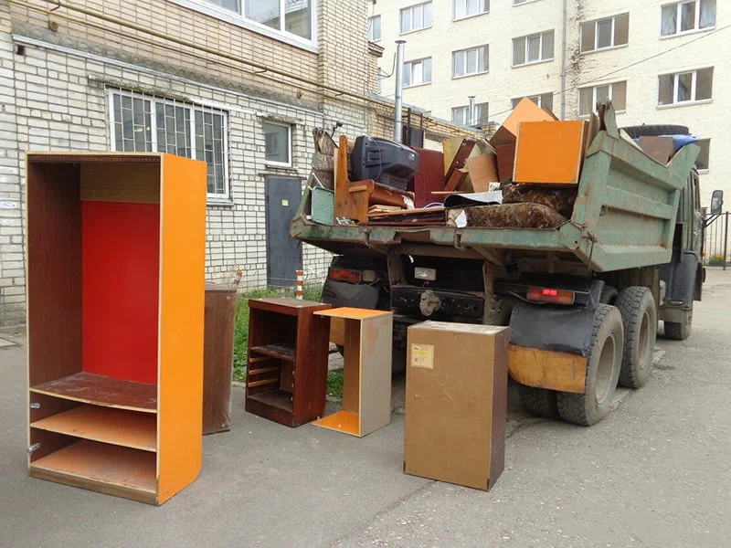 Вывоз шкафа в Волжском от ПроМусор — недорого, демонтаж, утилизация, вывоз из квартиры от 861 руб
