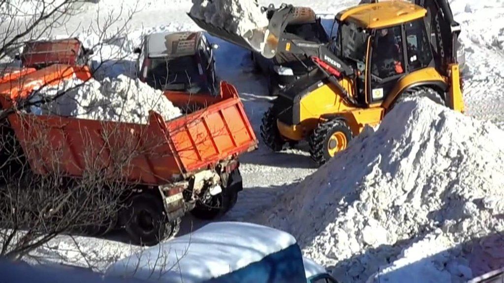 Вывоз снега с погрузкой в Волжском для организаций и частных лиц в октябре