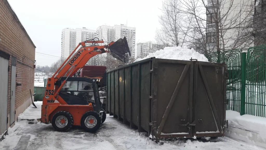 Вывоз снега контейнерами в Волжском — цена от 3242 руб., заказать контейнер для снега в ПроМусор